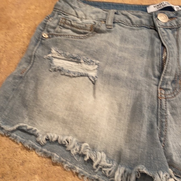 Juniors Almost Famous jean shorts size 10 - Picture 3 of 7